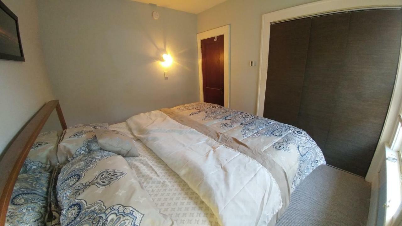 Spacious Frontier Park Apartment Erie Exteriör bild